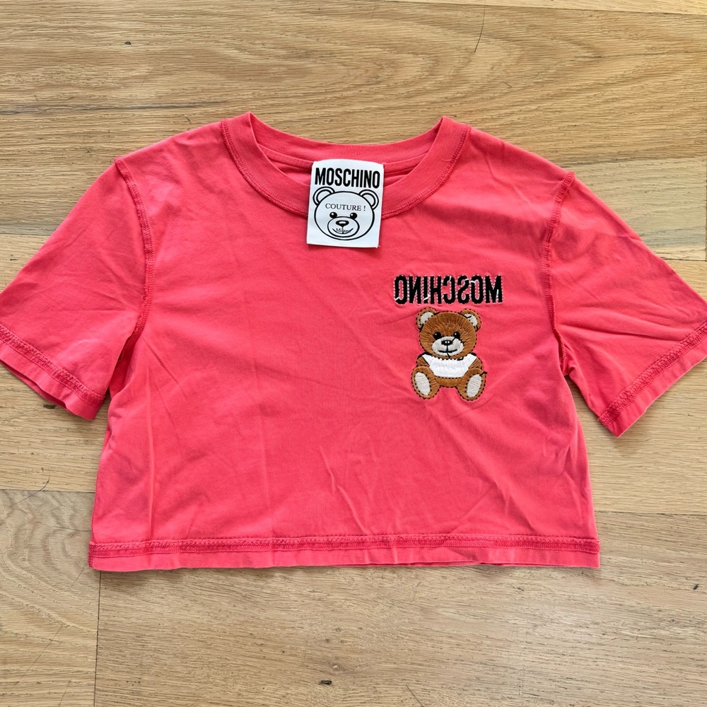 Moschino cropped t-shirt. Size 4. Pink.